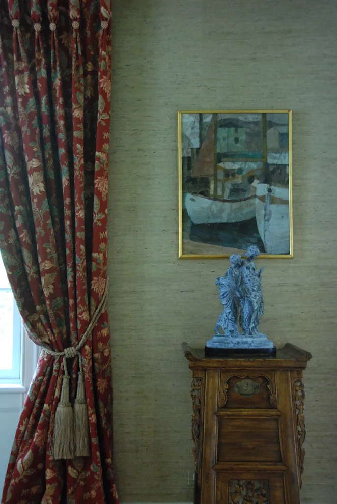 Classic Dining Room in Lake Forest by Tina Dann-Fenwick Interiors - Photo 8