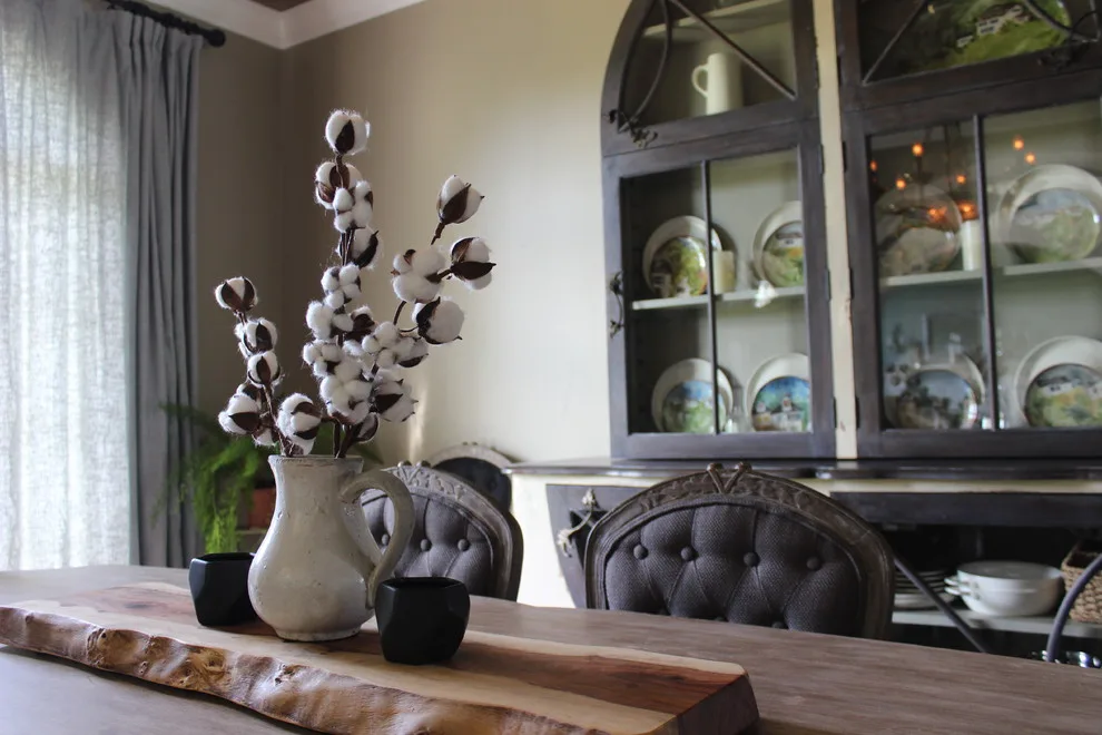 Classic Hamburg Dining Area by Nest Interiors - Photo 4