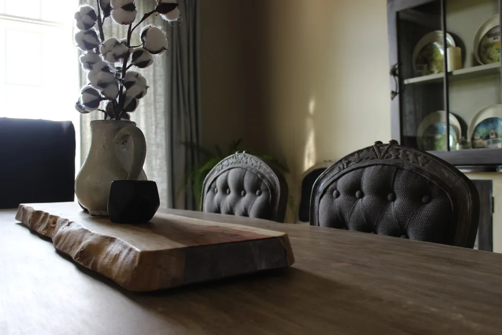 Classic Hamburg Dining Area by Nest Interiors - Photo 3