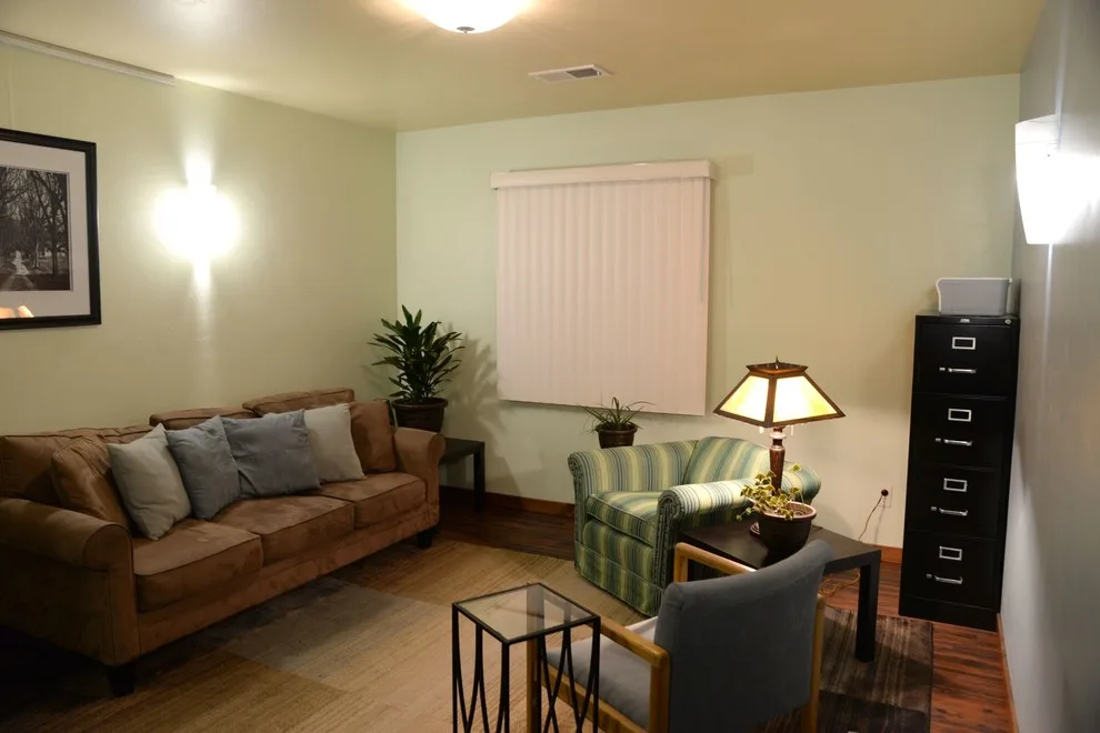 Conventional Mental Health Center by Home Stylus - Photo 3