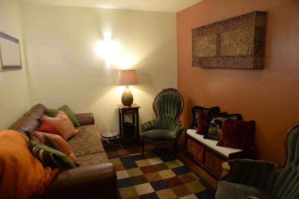 Conventional Mental Health Center by Home Stylus - Photo 4