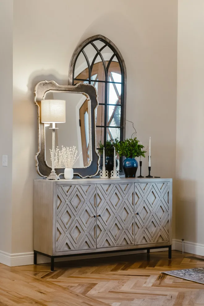 Cottage in Transition by Lindsay Lattner Interiors - Photo 5