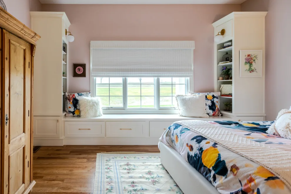 Cottage in Transition by Lindsay Lattner Interiors - Photo 9