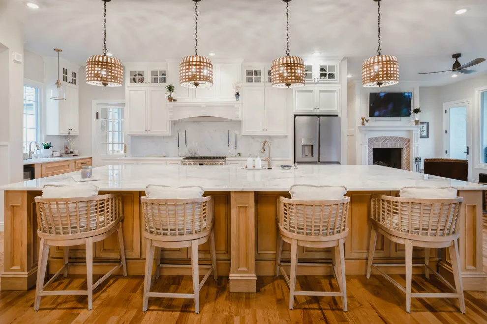 Cottage in Transition by Lindsay Lattner Interiors - Photo 11