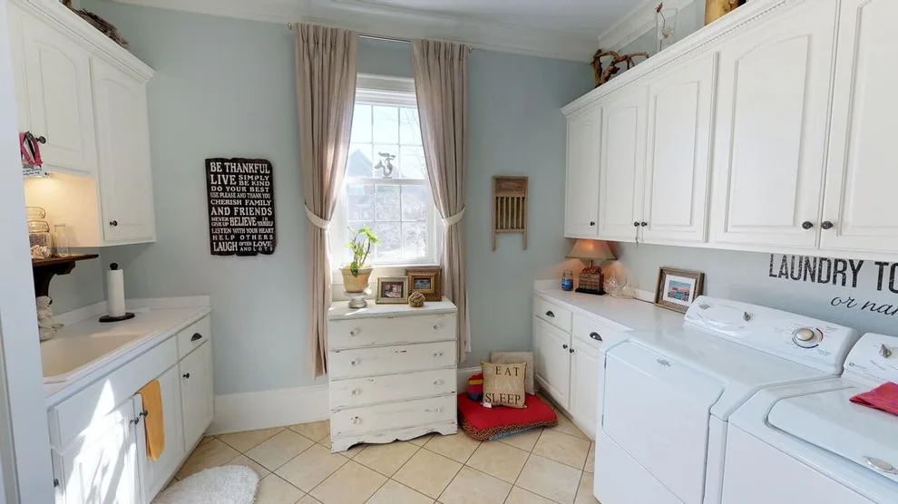 Eclectic Transitional Home Design by Kk&co - Photo 31