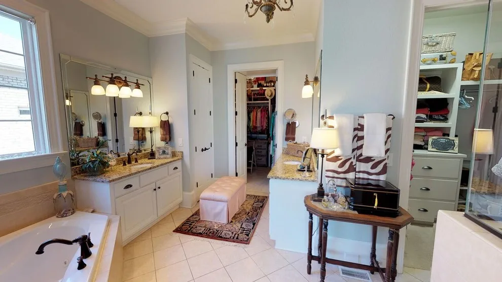 Eclectic Transitional Home Design by Kk&co - Photo 19