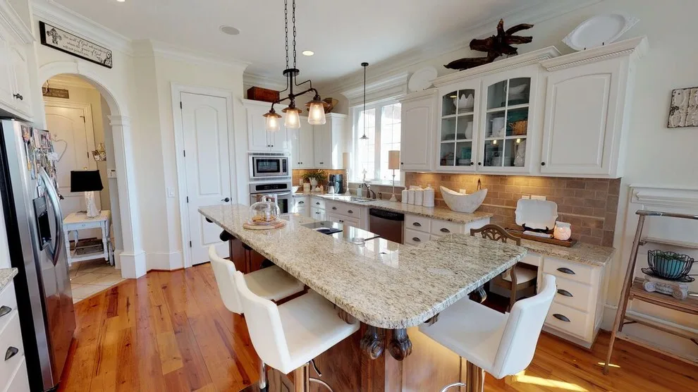 Eclectic Transitional Home Design by Kk&co - Photo 24