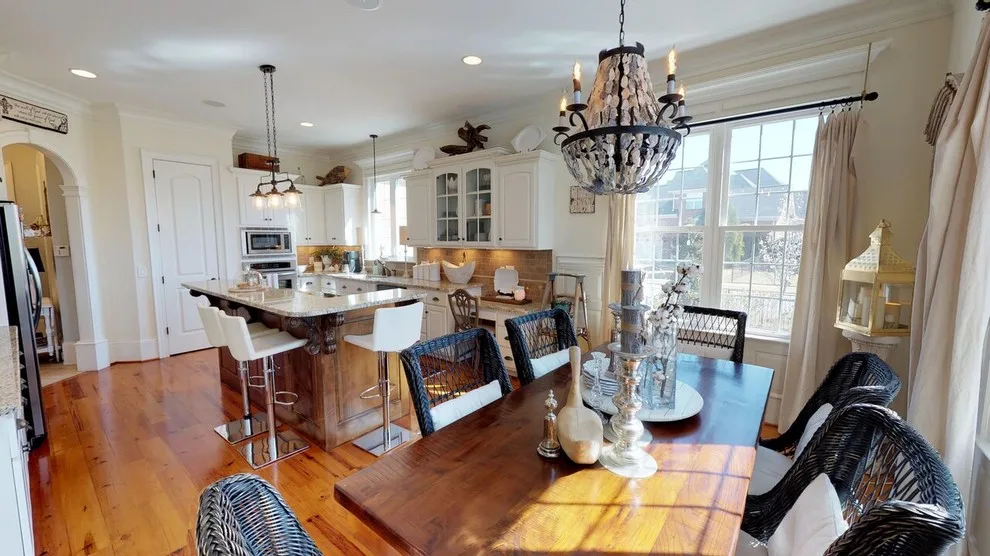 Eclectic Transitional Home Design by Kk&co - Photo 7
