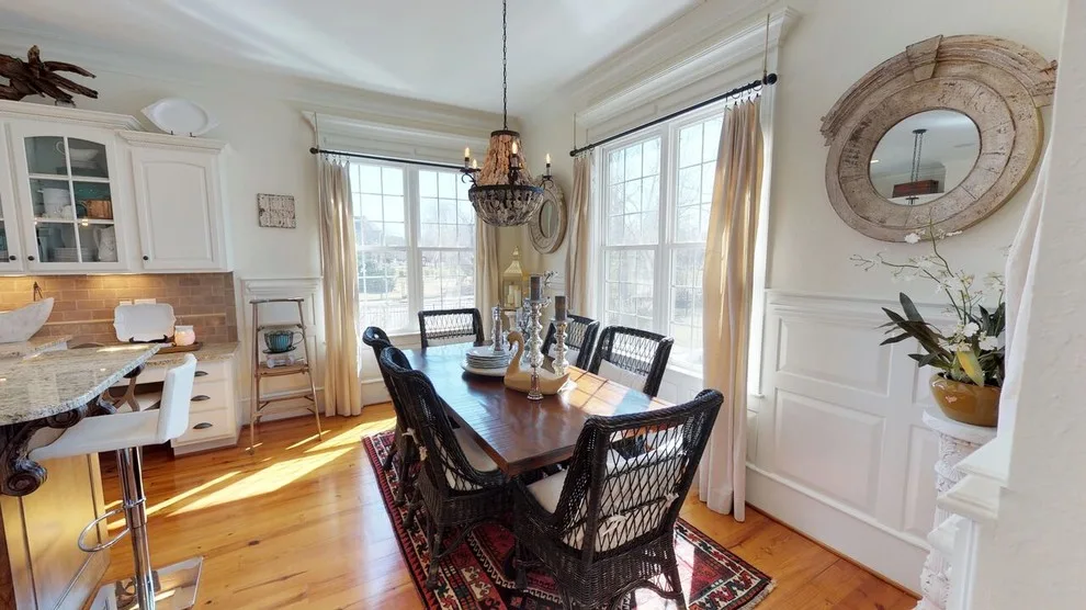 Eclectic Transitional Home Design by Kk&co - Photo 4