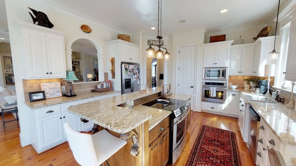 Eclectic Transitional Home Design by Kk&co - Photo 34