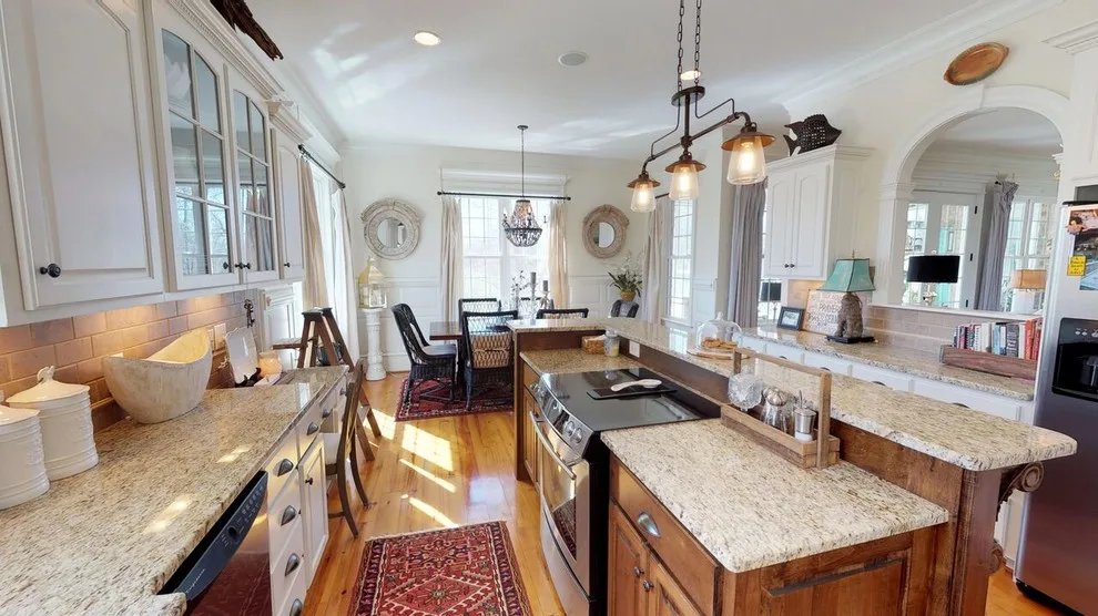 Eclectic Transitional Home Design by Kk&co - Photo 10