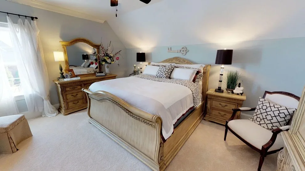 Eclectic Transitional Home Design by Kk&co - Photo 11