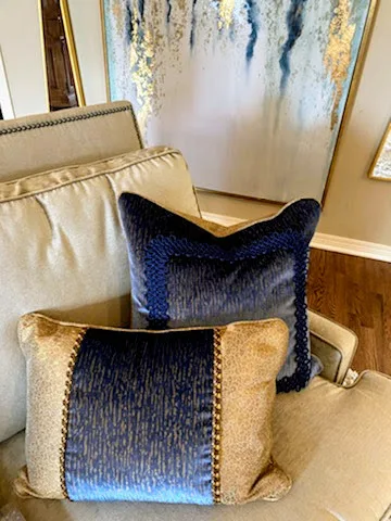 Transitional Lounge Area by Melanie Leeds Design - Photo 4