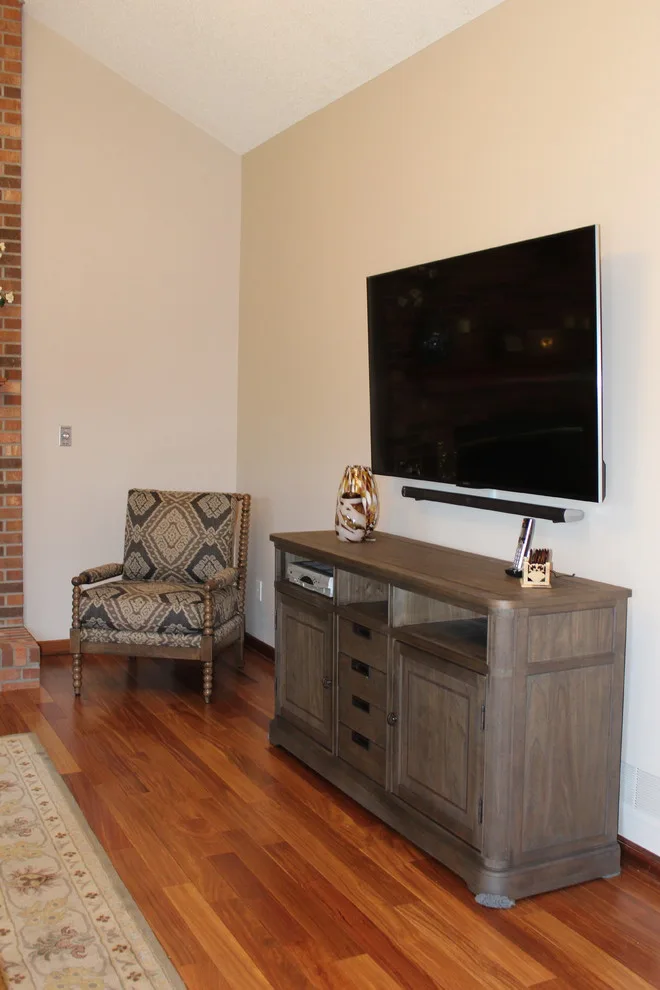 Living Room in Transition by Michelle Peller White Chochkey's - Photo 5