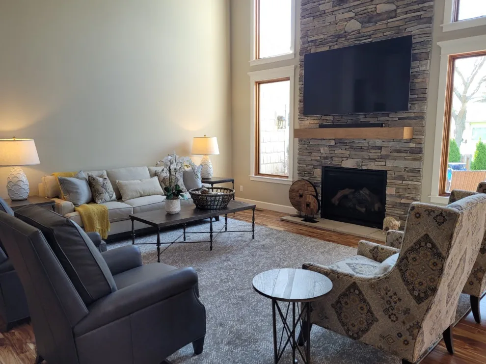 Renovated Versatile Living Space by Susan Knox For Ethan Allen Peoria, IL - Photo 6
