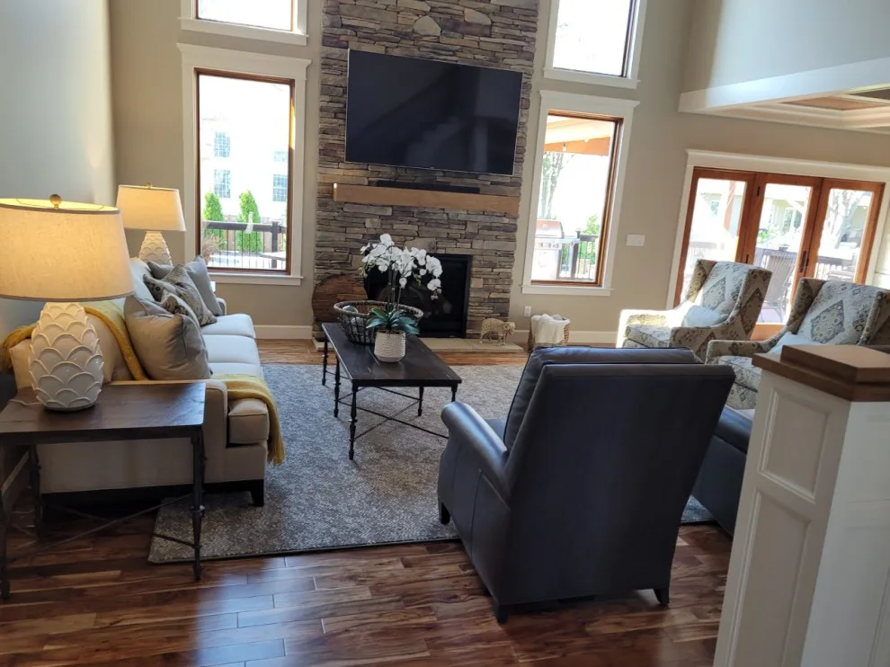 Renovated Versatile Living Space by Susan Knox For Ethan Allen Peoria, IL - Photo 7