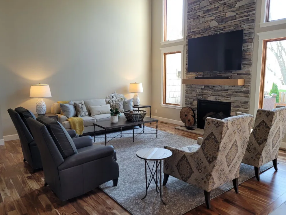 Renovated Versatile Living Space by Susan Knox For Ethan Allen Peoria, IL - Photo 9