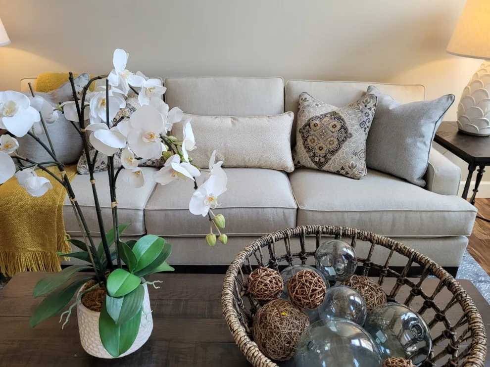 Renovated Versatile Living Space by Susan Knox For Ethan Allen Peoria, IL - Photo 4