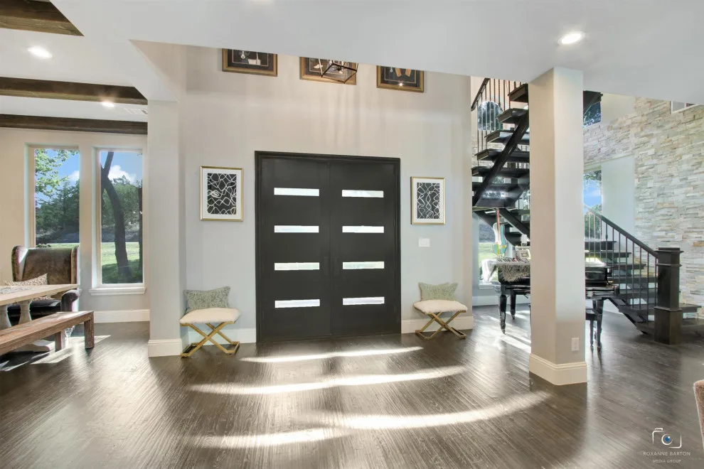 Progressive Stairway by Shannon Harrell Interiors - Photo 2