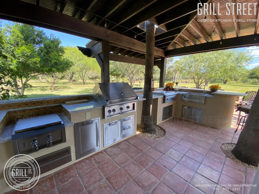 Countryside Kitchen by Grill Street Outdoor Kitchen And Backyards - Photo 5