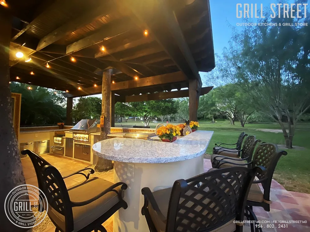 Countryside Kitchen by Grill Street Outdoor Kitchen And Backyards - Photo 4