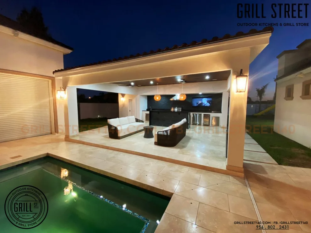 Modern Kitchen by Grill Street Outdoor Kitchen And Backyards - Photo 4