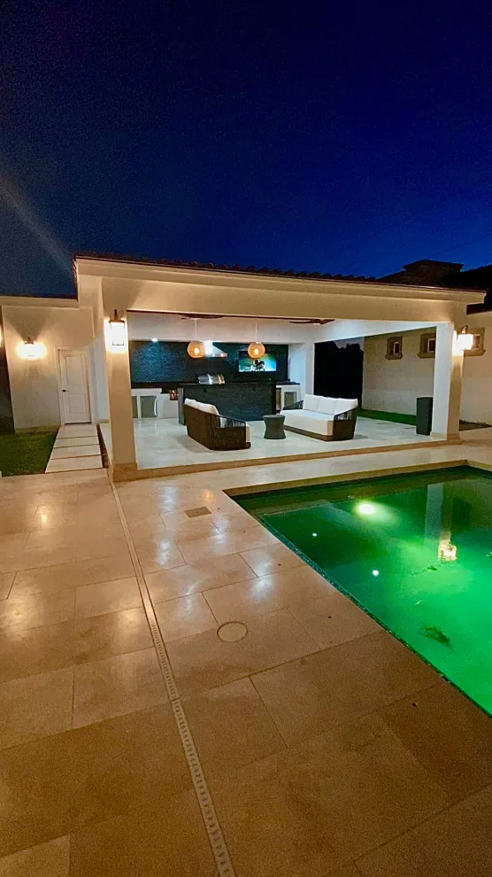 Modern Kitchen by Grill Street Outdoor Kitchen And Backyards - Photo 5