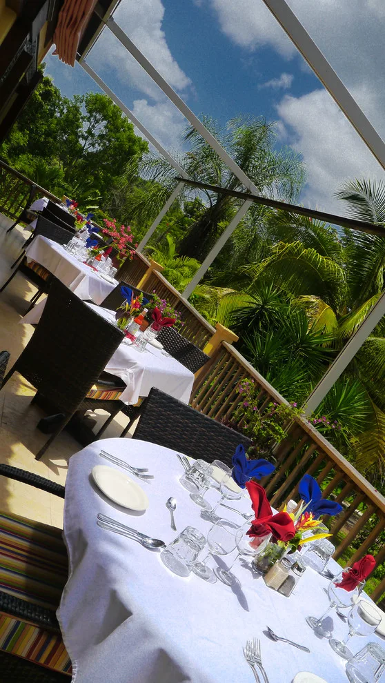 Giant Slumber Rainforest Retreat - Belize by RetractableAwnings.com Inc. - Photo 4
