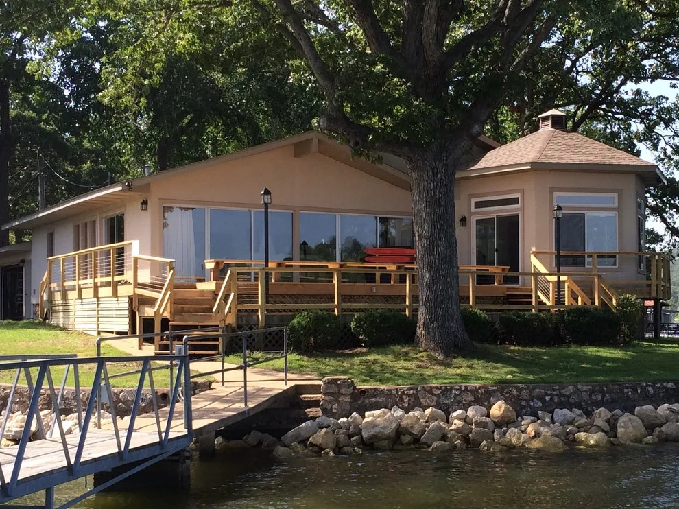 Kansas Waterfront Retreat by LUX Materials - Photo 6