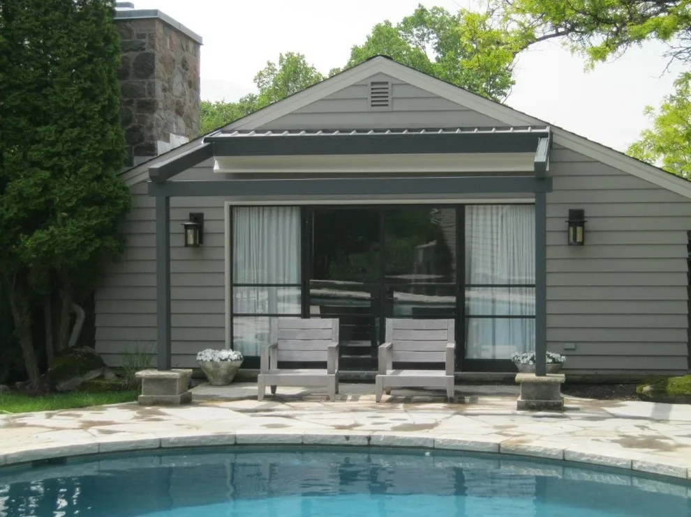 Residential project in Toronto, Canada by RetractableAwnings.com Inc. - Photo 3