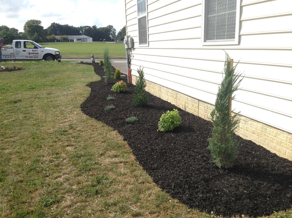 South Hanover Landscaping Design for New Home by Ryan's Landscaping Hanover, Pa Patios & Walls - Photo 2