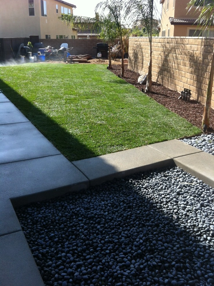 Fiberon Deck and Exposed aggregate concrete by San Diego Landscape Solutions Inc - Photo 2
