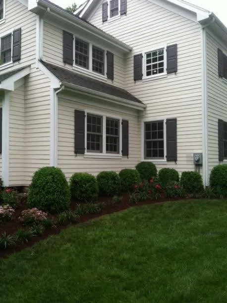 Diverse Flora Arrangements by Landmark Horticultural Management - Photo 3