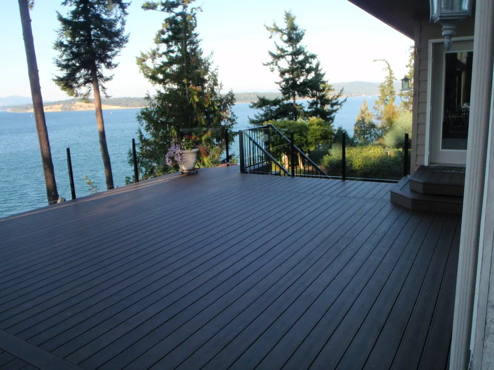 Glass Railing on Azek Deck in Skagit County by Dexperts - Photo 3