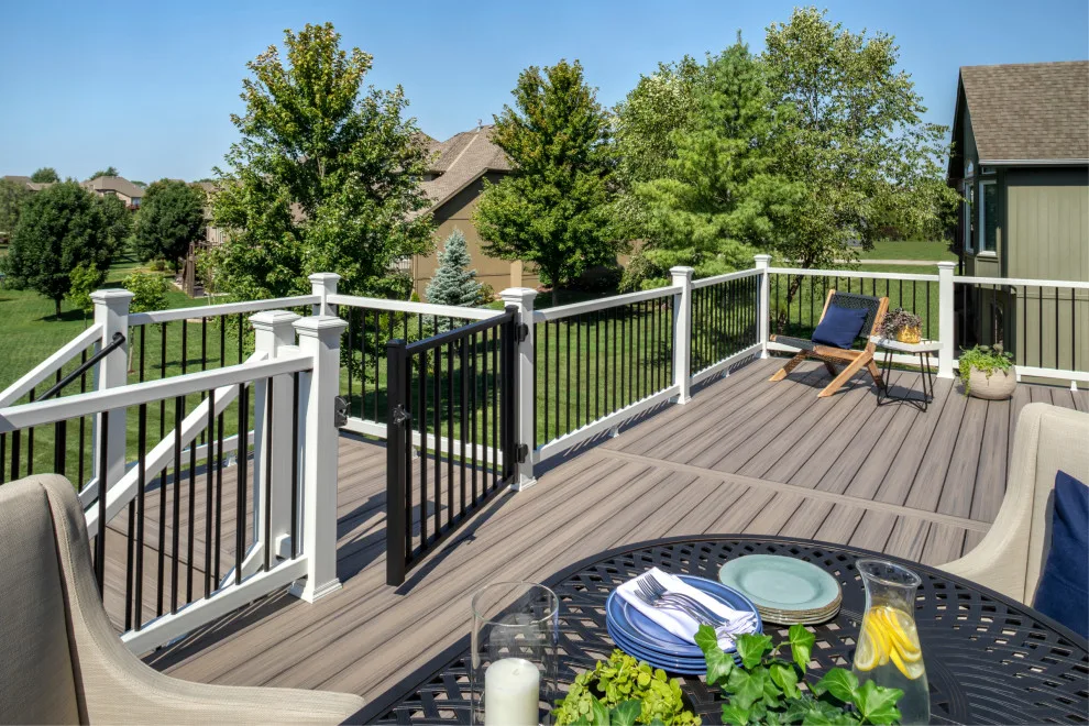 Kansas City, MO Backyard Deck Inspiration by Trex Company INC - Photo 2