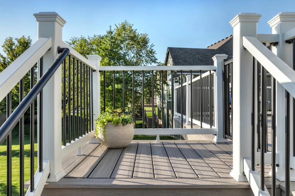 Kansas City, MO Backyard Deck Inspiration by Trex Company INC - Photo 4