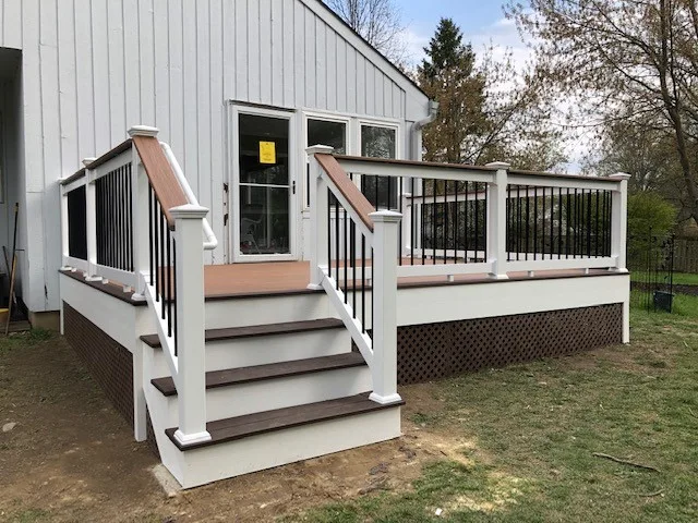 Stunning TREX Transcend "Tiki Torch" deck featuring cocktail railing by DTR Construction Service - Photo 4