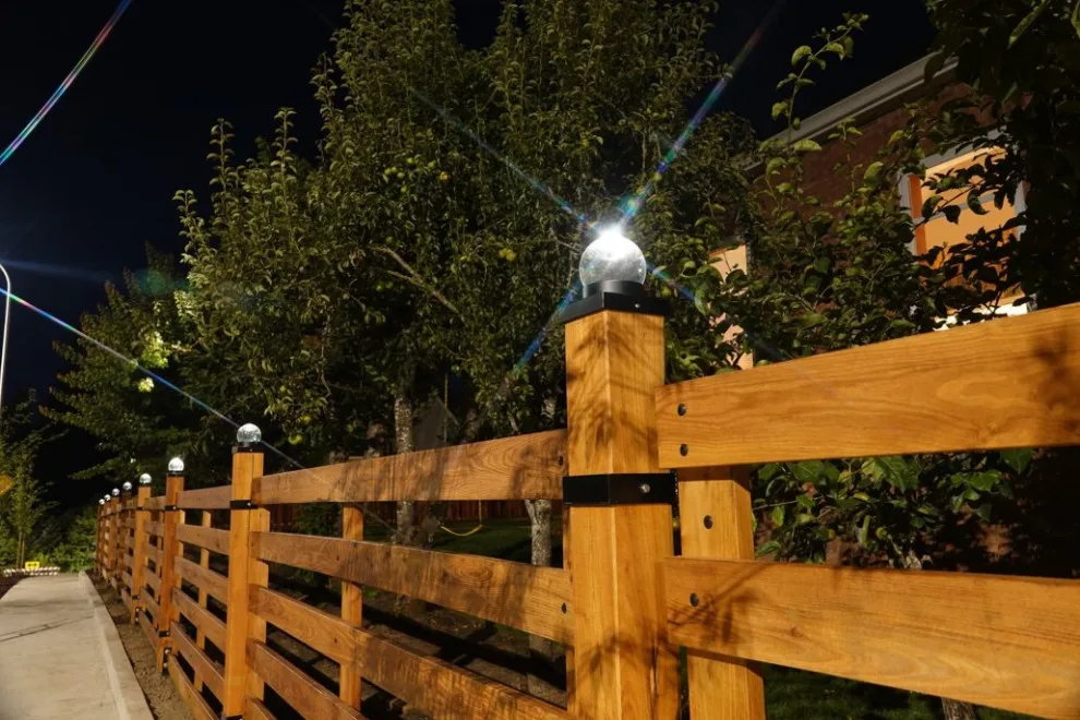 Hillsboro, OR Black Locust Fence by Robi Decking - Photo 6