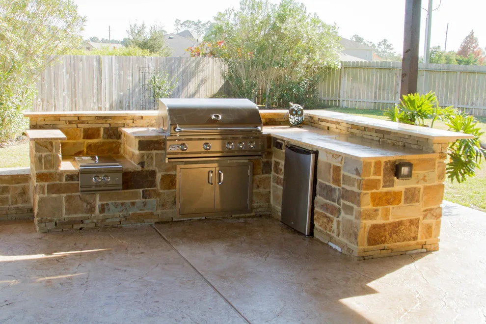 Enclosed Outdoor Cooking Area and Fire Pit by HomeScapes - Photo 3