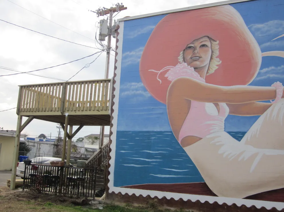 Ocean Breeze Exterior - Photo 4