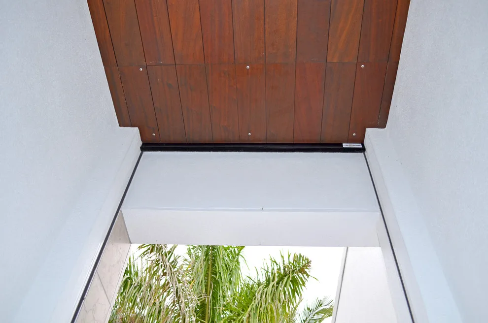 Titan Screen - Photo 13