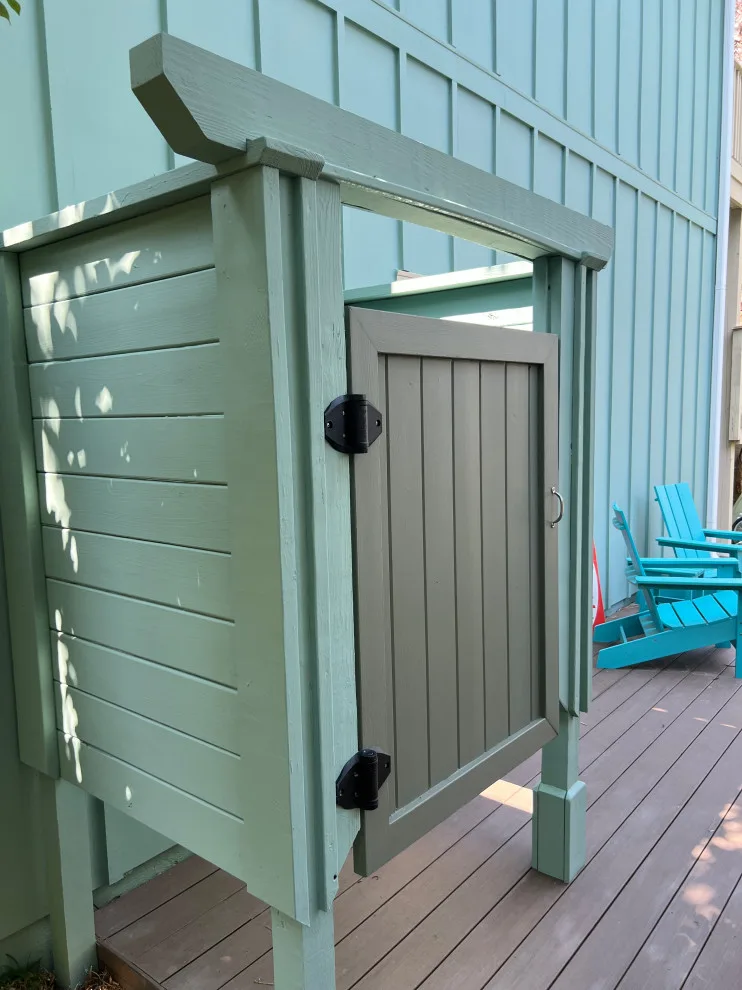 Cedar fencing and gate by Garden Home Spaces - Photo 2