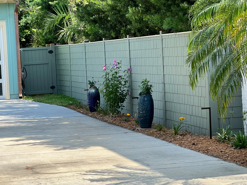 Cedar fencing and gate by Garden Home Spaces - Photo 3