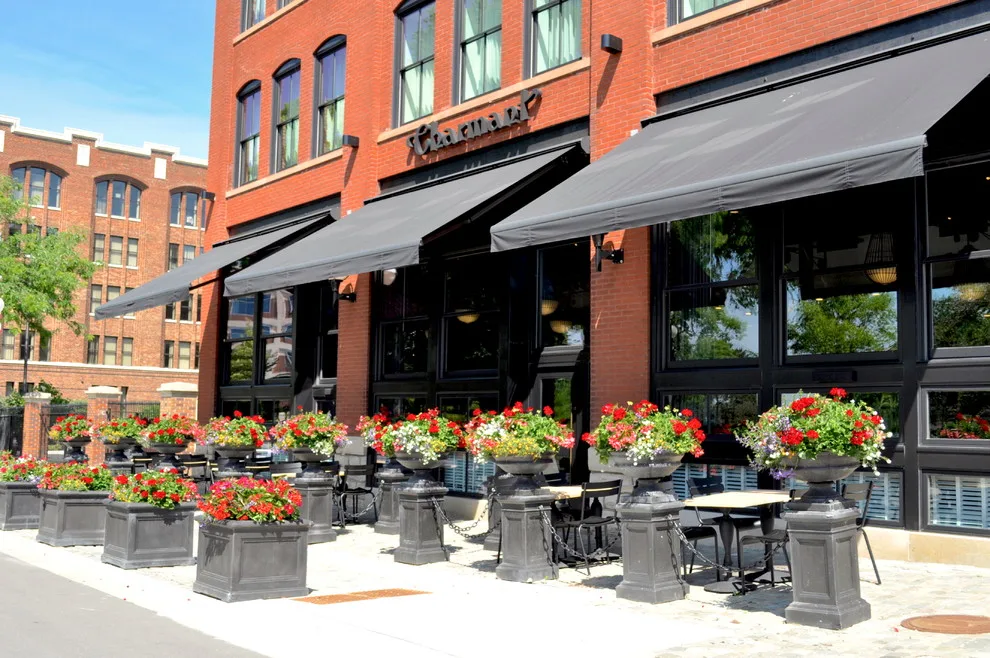 Elegant Inn - La Crosse, Wisconsin by RetractableAwnings.com Inc. - Photo 3