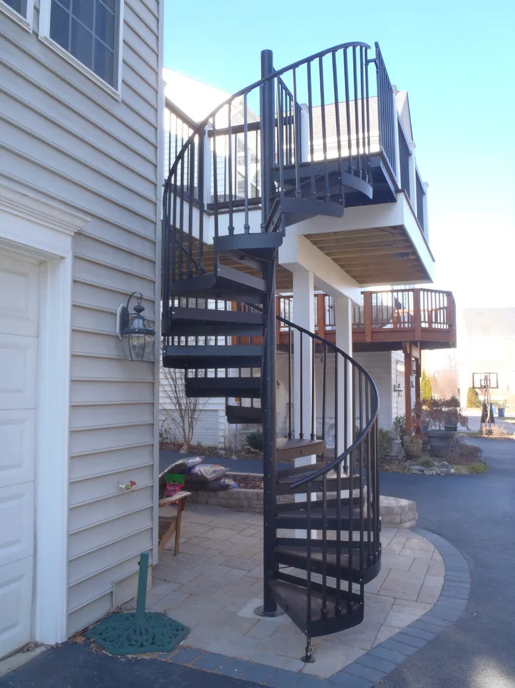 TREX Spiral Staircase Composite Deck by Deckscapes Of VA, LLC - Photo 2