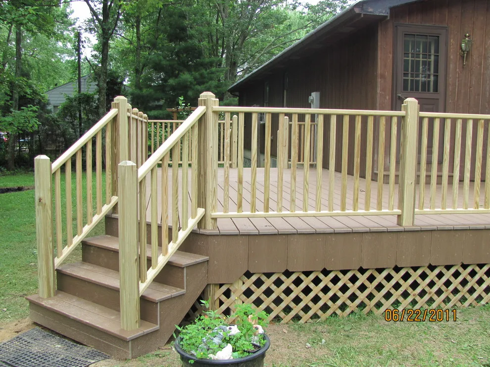 Wood-railed composite deck by Sweetwater Woodcraft - Photo 2