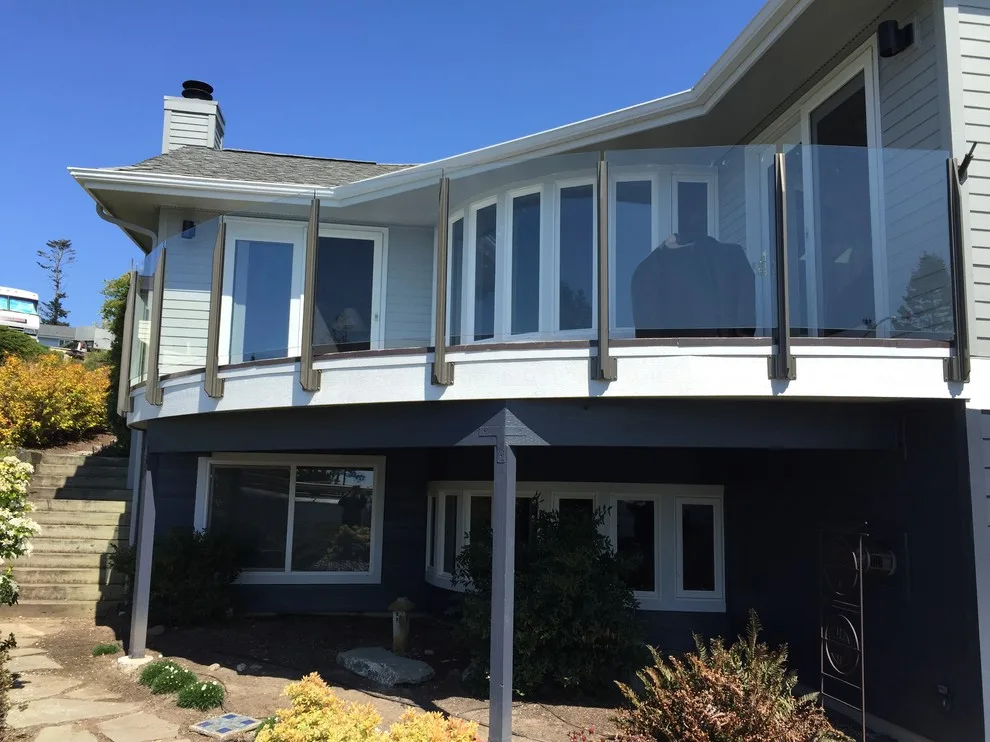 Anacortes Curved Glass Railing by Dexperts - Photo 2