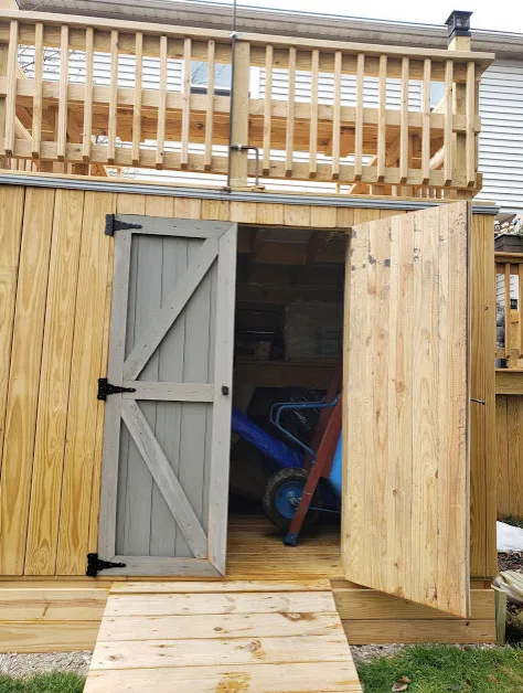 Deck Initiatives by Rox Outdoor Structures Inc. - Photo 9