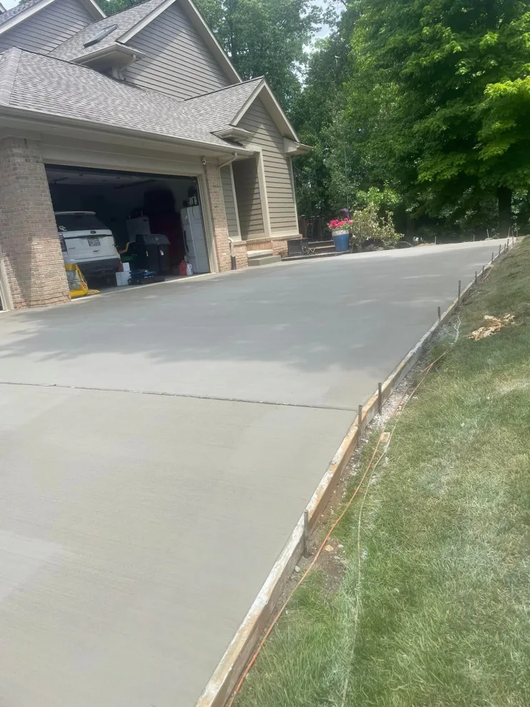 Entranceway by Rj Brothers Cement LLC - Photo 8