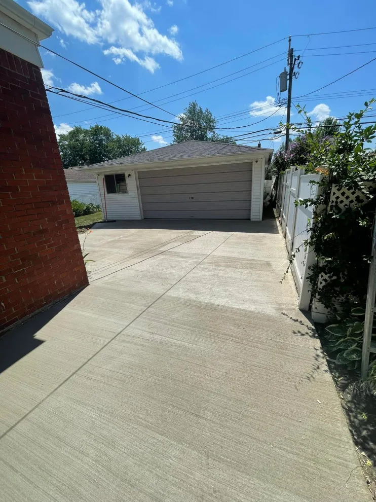 Entranceway by Rj Brothers Cement LLC - Photo 3